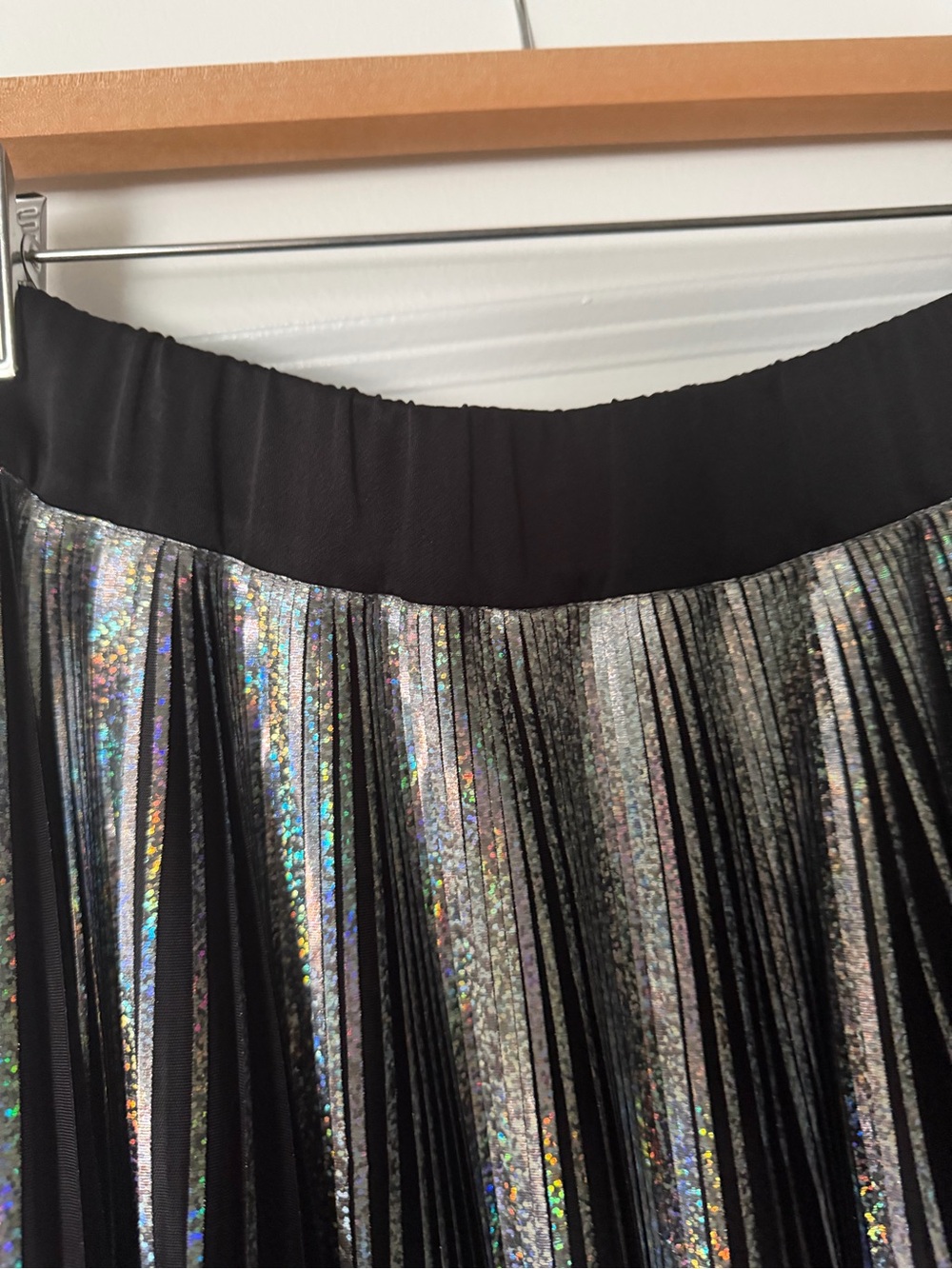 Balmain Black Holographic Pleated Pull-On Maxi Skirt - Picture 4 of 8